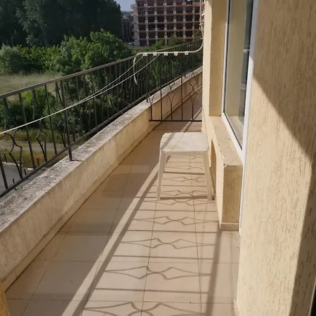 Azzuro Apartament *